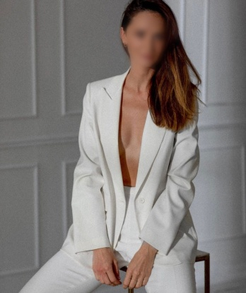 Живу в Москве и предлагаю тебе незабываемый опыт в моих объятьях. Мои услуги включают все, что ты можешь себе представить и даже больше. Я могу исполнить все твои фантазии, подарить истинное наслаждение и приятные моменты. Мои возможности безграничны, а отзывы меня одобряют. Смотри мои фото - они только намекают на то, что ты можешь сделать со мной. 😉🔥 Жду тебя для удовлетворения твоих самых сокровенных желаний. 💋💦 13928, 32 года